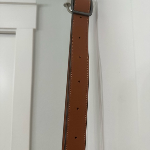 Coach Warner Tan Leather Crossbody Messenger with Front Buckle - Picture 6 of 10